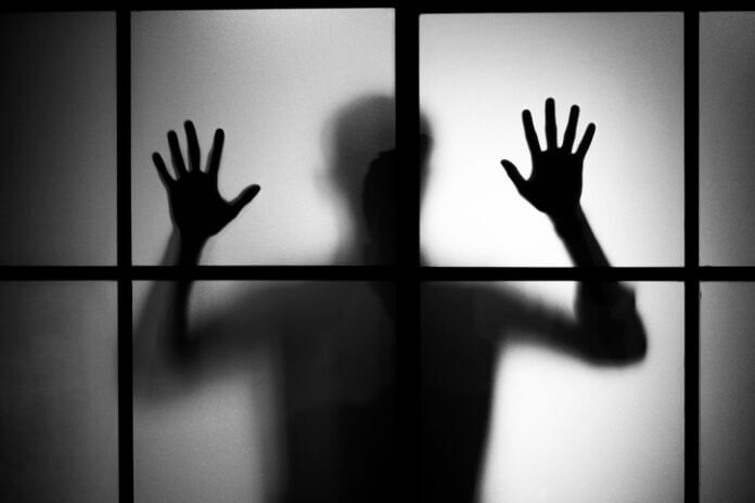 心無い言葉が多い… 精神的なDVをしてくる男性の特徴5つと見分け方