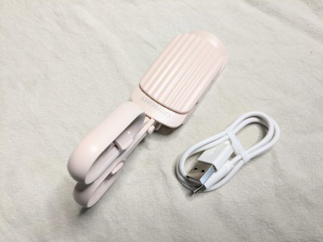 はさんであがるヒートカーラーの写真