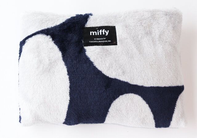 リンネル2月号増刊の付録のmiffy［ミッフィー］はおれるあったかブランケットは収納できる