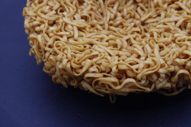 ダイソーの鍋〆チキンラーメンと普通のチキンラーメンの違い