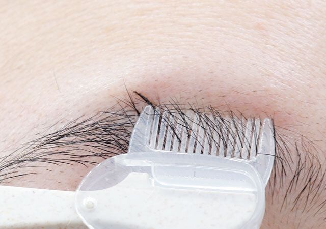 ダイソーのコーム付きカミソリ