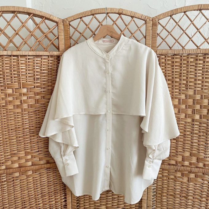 しまむらの「ラッフルブラウス」