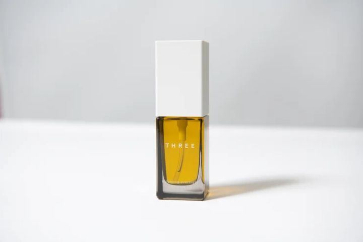 【THREE】バランシング オーバーナイト オイルセラム SQ