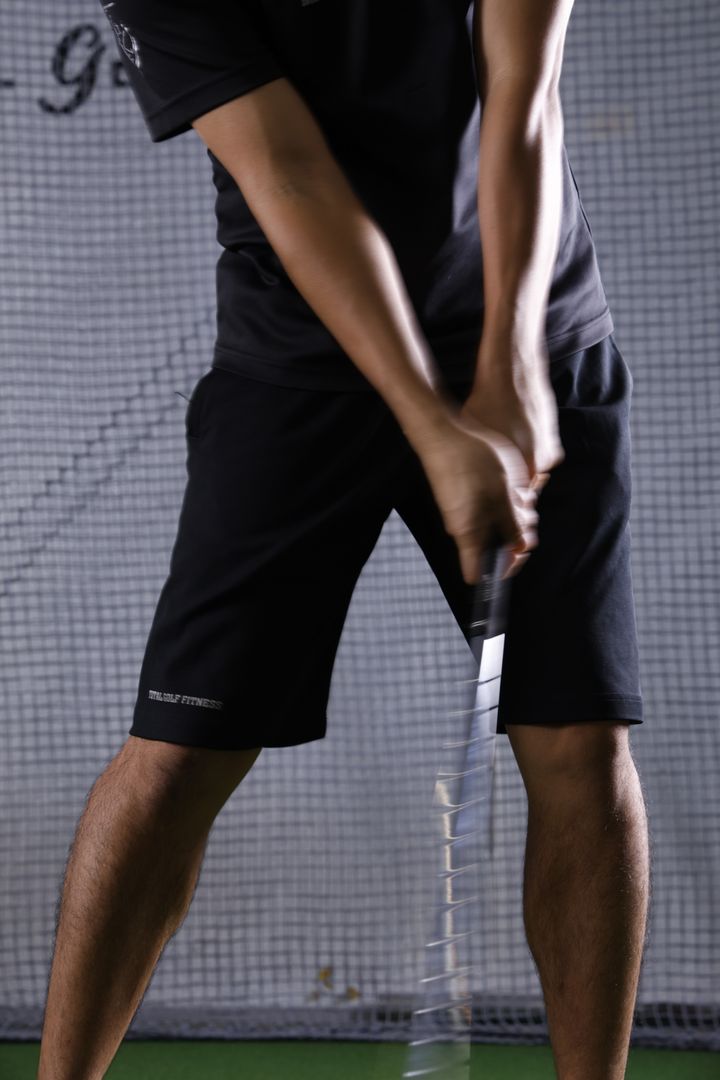 クラブを速く振るための素振りとは…？すぐ飛距離アップするドリルを解説