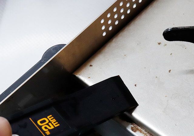 柔らかい素材のお掃除ヘラ