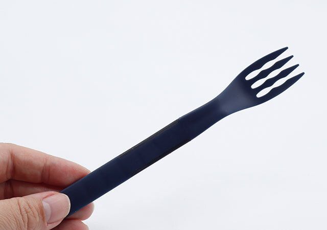 ダイソーの食べやすい フォークのサイズ