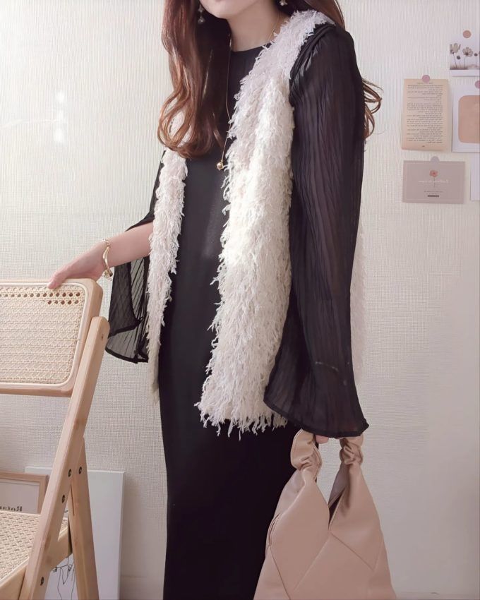 しまむらの「Tフリンジレースベスト」