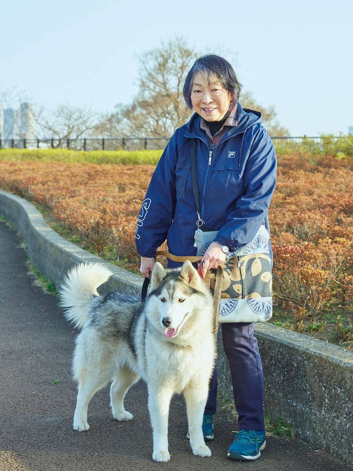 関鏡子と愛犬スカイ