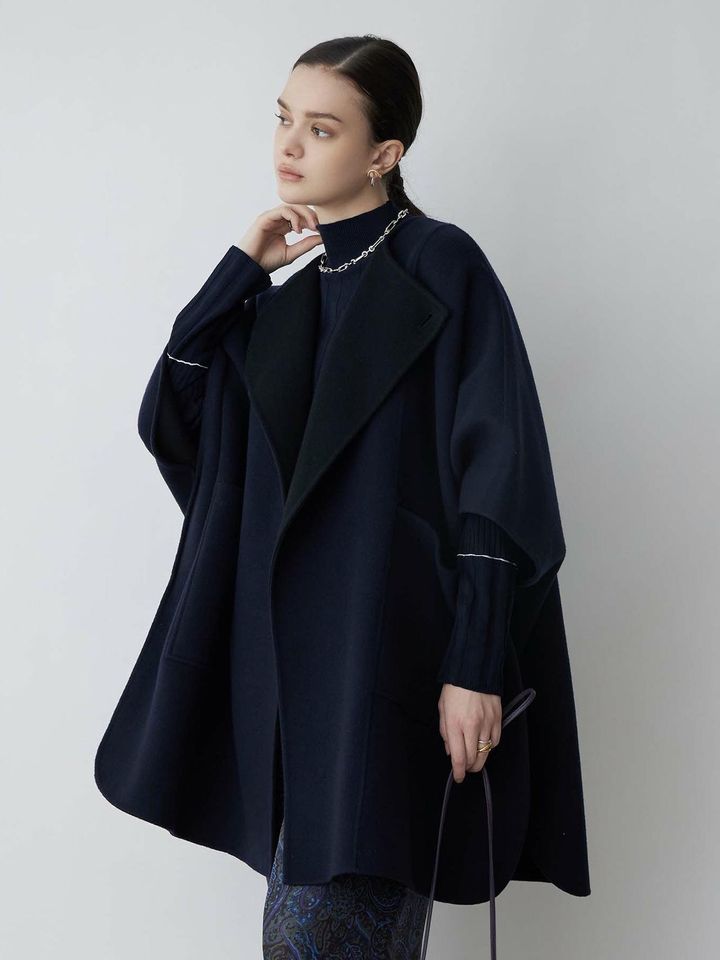 画像: 「ロイヤルジーロンリバーポンチョコート」￥45,100 出典：パリゴ