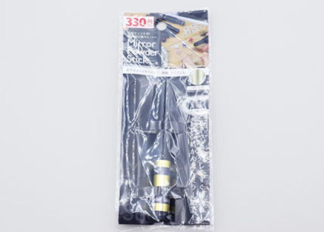 キャンドゥのミラーパウダースティック ゴールドのパッケージ