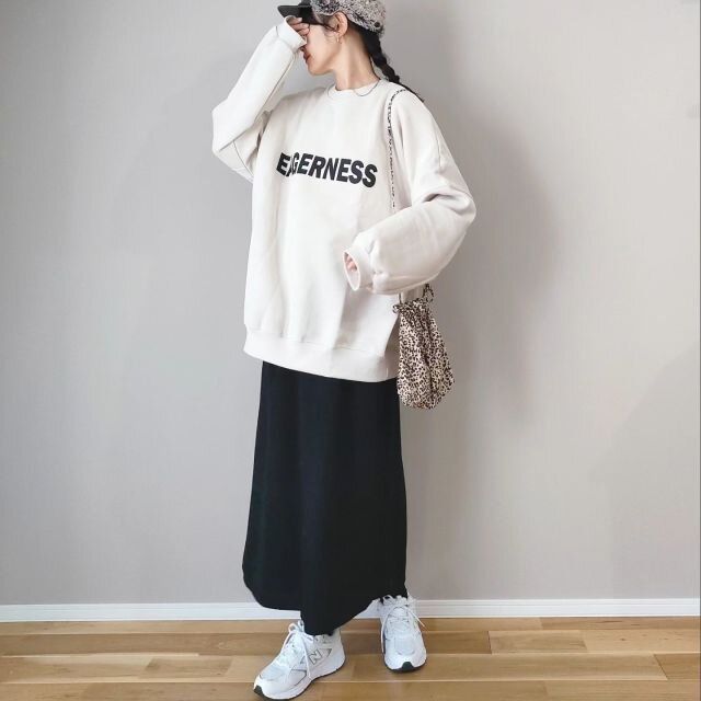 大人の冬におすすめの黒スカートコーデ