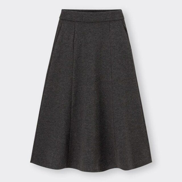 GUのきれいめボトムス