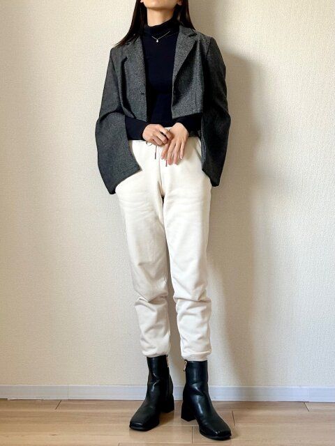 ユニクロヒートテックシームレスリブタートルネックTとジャケット合わせのカジュアルコーデ