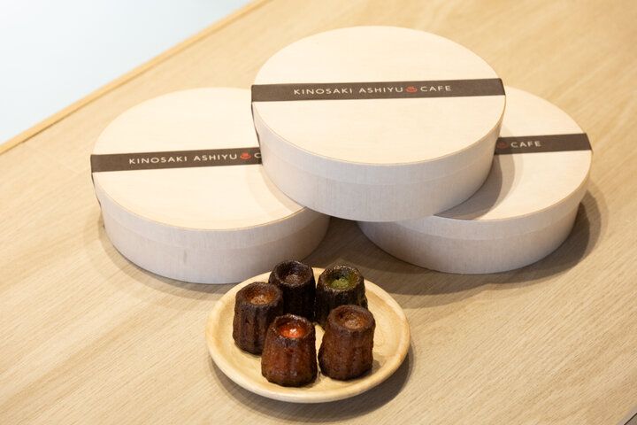 城崎温泉で足湯とさつまいもスイーツを一緒に楽しめる♪「お芋とカヌレ 城崎足湯カフェ」