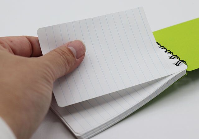 ミシン目で切り取れるメモ帳