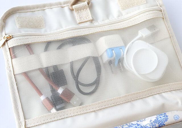 ポーチのメッシュポケット