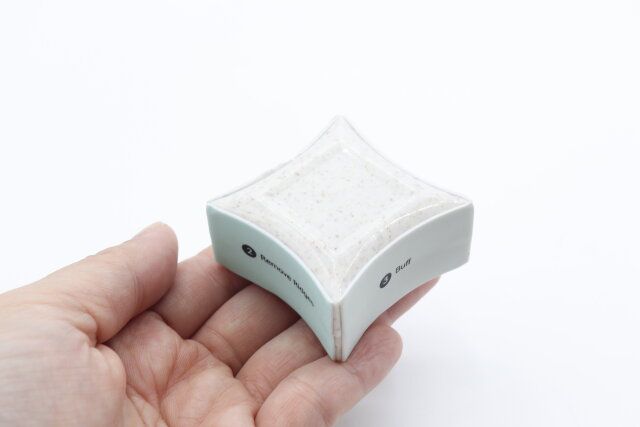 ダイソーのネイルケアブロック（4ステップ、麦わら）