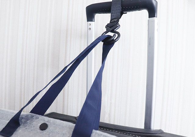 セリアのトラベル用 フック付きベルトは衝撃に強く外れにくい