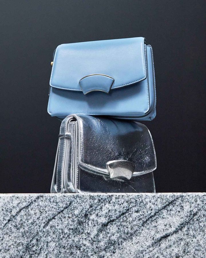 画像: クリーンなフォルムが際立つ「ID」バッグ