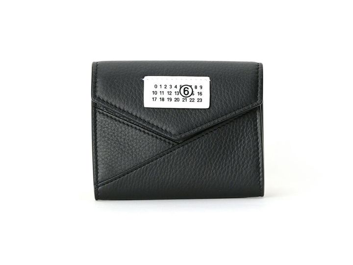 画像: 「『ジャパニーズ 6』フラップウォレット」【縦8×横10.5×マチ1cm、ポケット2／カードスロット2／小銭入れ1】￥51,700 出典：パリゴ