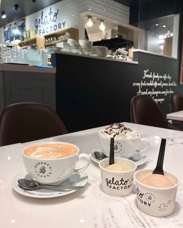 絶品の自家製ジェラート。今回はピスタチオとシナモンロールをチョイス。チャイラテとミントチョコレートラテと甘～くて幸せな組み合わせ。