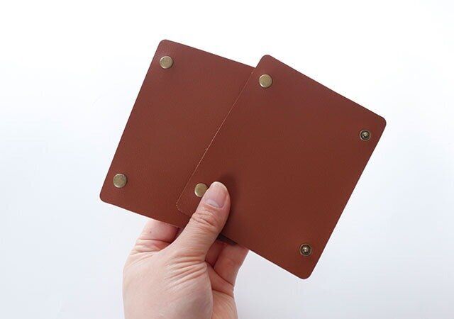 セリアのバッグハンドルカバー レザー調 2P