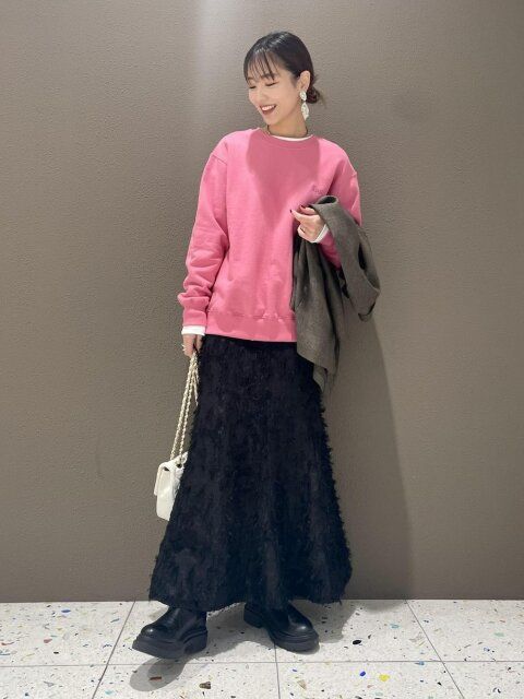 大人におすすめのスウェットコーデ