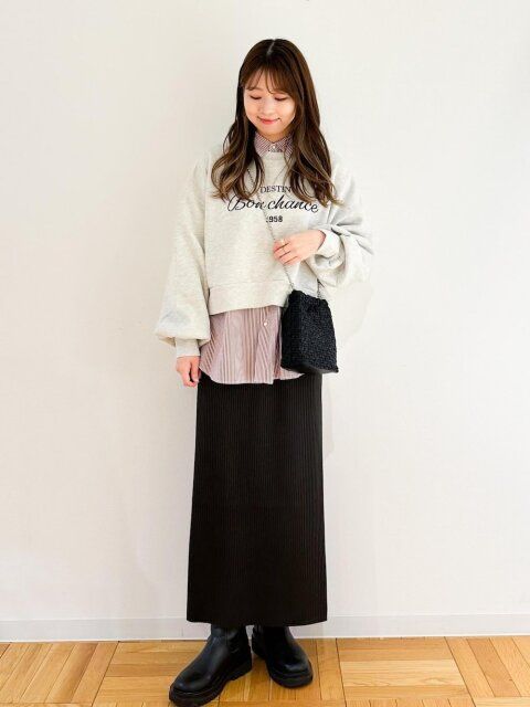 大人におすすめのスウェットコーデ