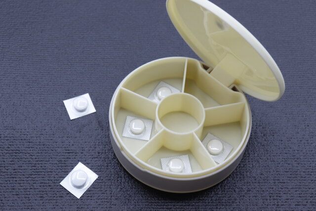 ダイソーの丸型ピルケースは2、3日分の薬を持ち運ぶのにおすすめ