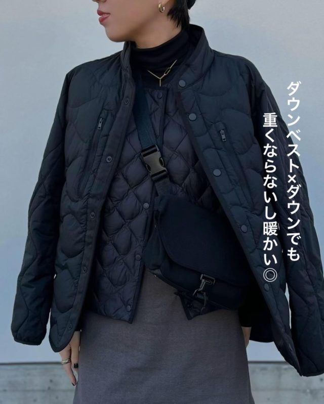 UNIQLOハイブリットダウン＆キルティングベストの女性