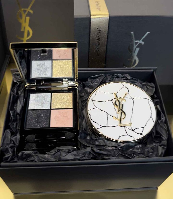 画像: 「クチュール ミニクラッチ＜コレクター＞ #910（トロカデロナイト）」¥11,550、「アンクル ド ポー ルクッション ゴールドラッシュ ハイライター」¥10,450 ※ともに限定アイテム