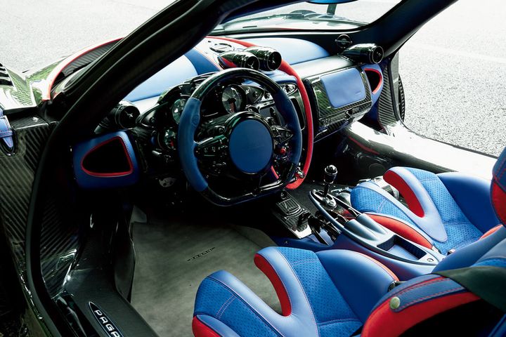 パガーニ・ウアイラBC 車内