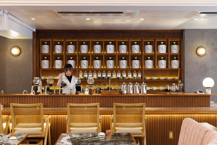 焼き立てをこだわりの紅茶と共に。蔵前のカヌレ専門店「KURAMAE CANNELÉ」