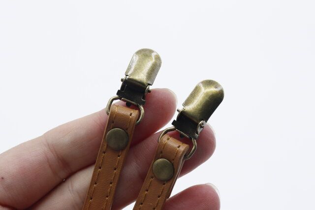 かばんに持ち手を付けられるダイソーのハンドメイドグッズ