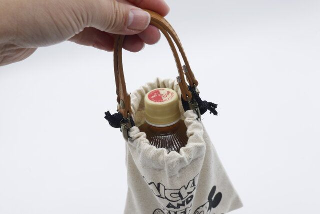 かばんに持ち手を付けられるダイソーのハンドメイドグッズ