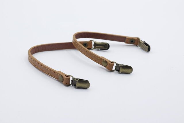 かばんに持ち手を付けられるダイソーのハンドメイドグッズ