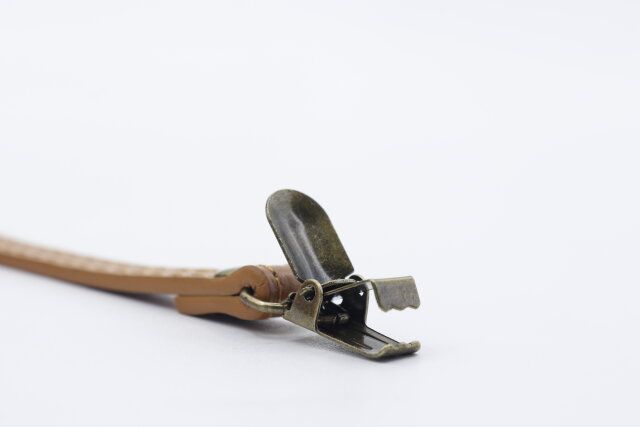 かばんに持ち手を付けられるダイソーのハンドメイドグッズ