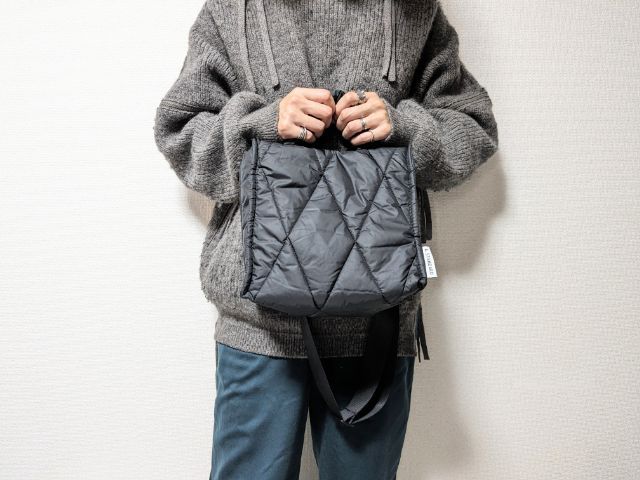 バッグを手持ち