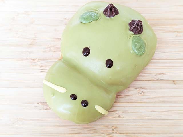 クリスピー・クリーム・ドーナツ 福袋 2024に入っている「フォーチュン 干支 ダズン（12個）1箱」のドーナツ「ドラゴン カスタード」