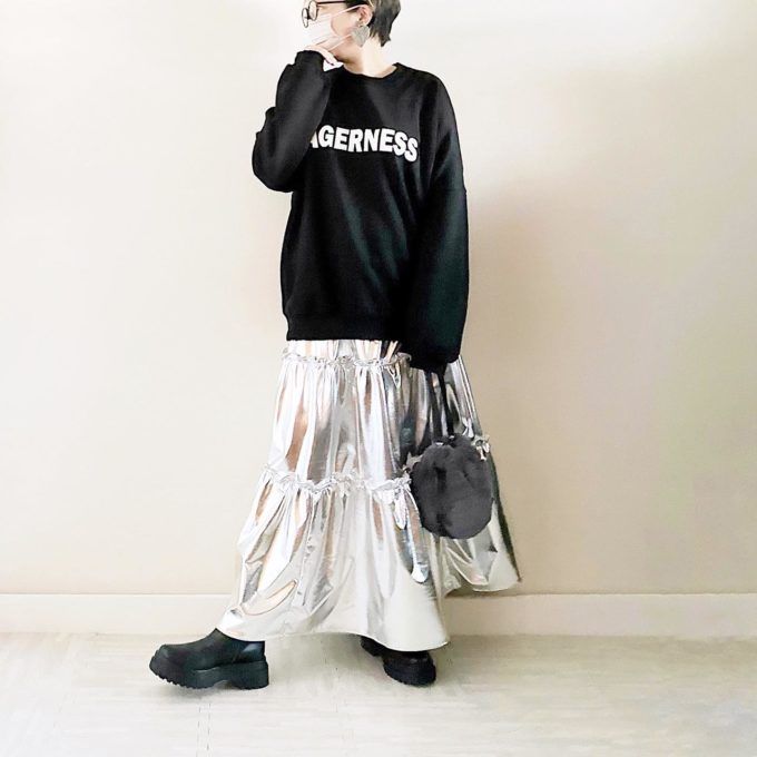 ダイソーのチャコールの「エコファー巾着トートバッグ」