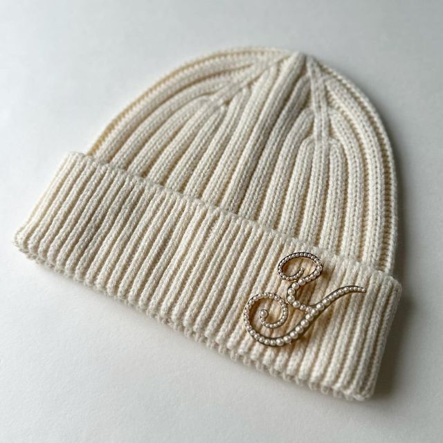 白のヒートテックリブビーニー