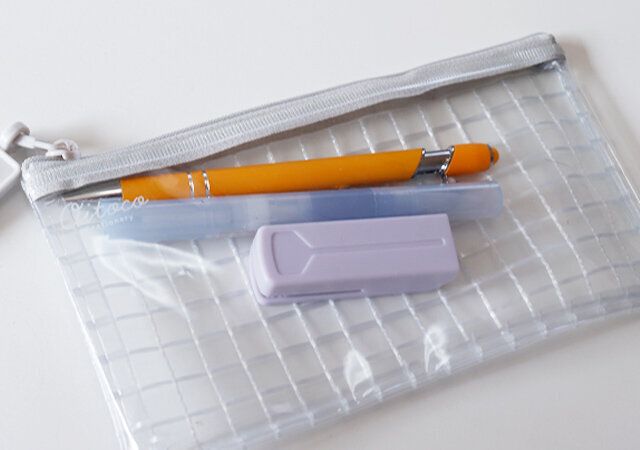 ダイソーのコンパクトホッチキスは持ち運びに便利