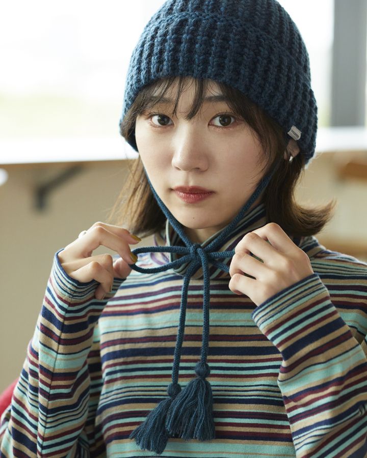 【2023冬の帽子】洒落感たっぷりの“紐付きニットハット”に挑戦してみる？