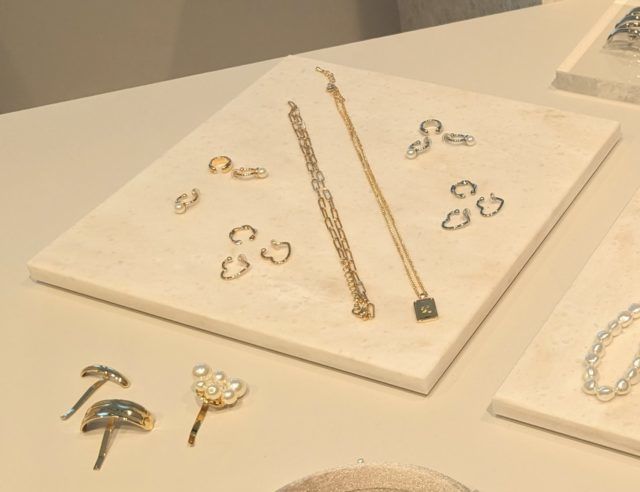 GU[イニシャルチャーム」他