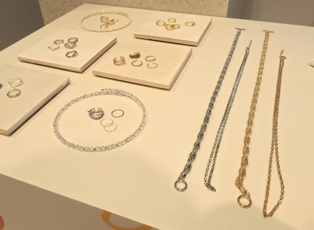 GU「ビーンズチェーンネックレス他」