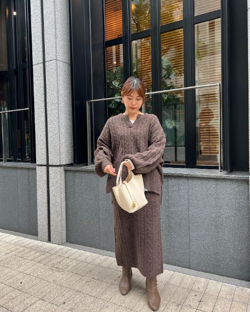 セットアップを着用したコーデ