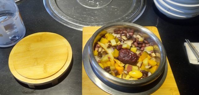 韓国の釜めし画像