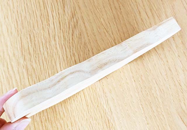 サンマルクカフェ福袋2024「オリジナルチョコクロ皿」の側面。しっかりとした厚みがあります。