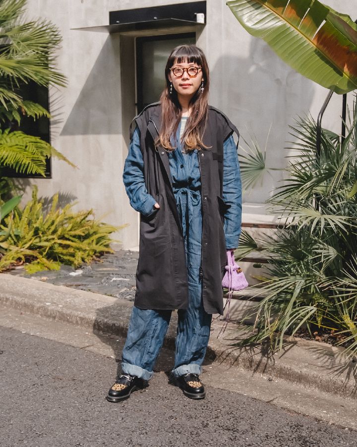 デニムオールインワン ロールアップ ローファー コーデ