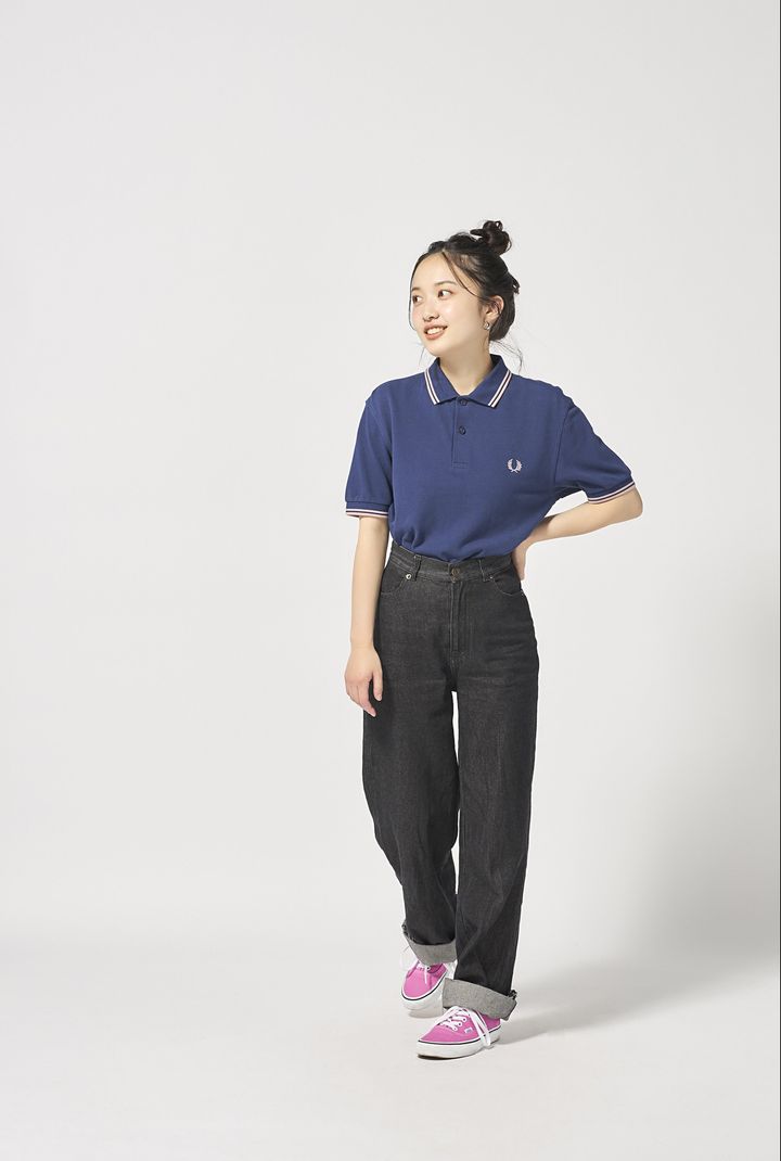 デニムロールアップの女性向けコーデ9選。マネしたくなるこなれた着こなしテクも